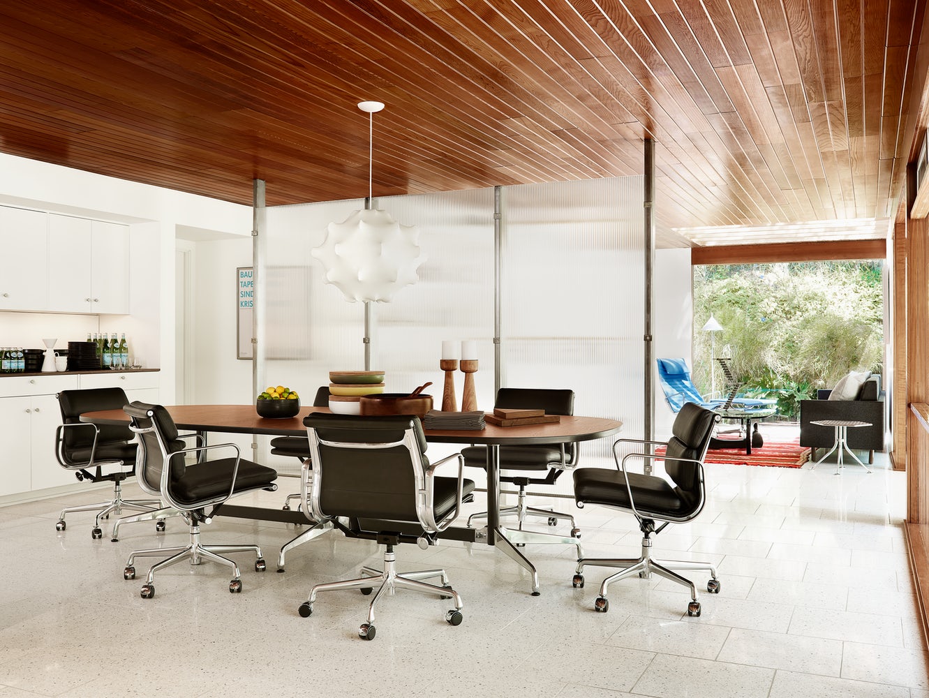 Eames® Soft Pad™ Management Chair